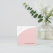 Moderne monogram Sjabloon Blush Pink White elegant Vierkante Visitekaartje (Staand voorkant)
