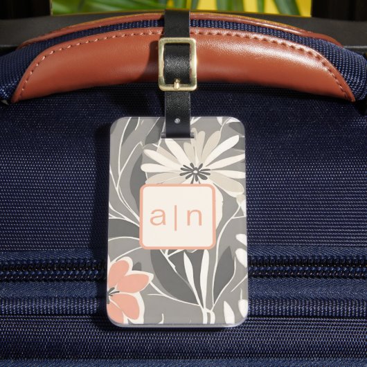 Moderne Monogram Wilde Bloemen Bagagielabel Bagagelabel (Voorkant Insitu 2)