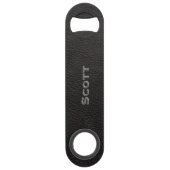 Moderne monogrammed Black Leather Texture Kijk Speed Flessenopener (Voorkant)