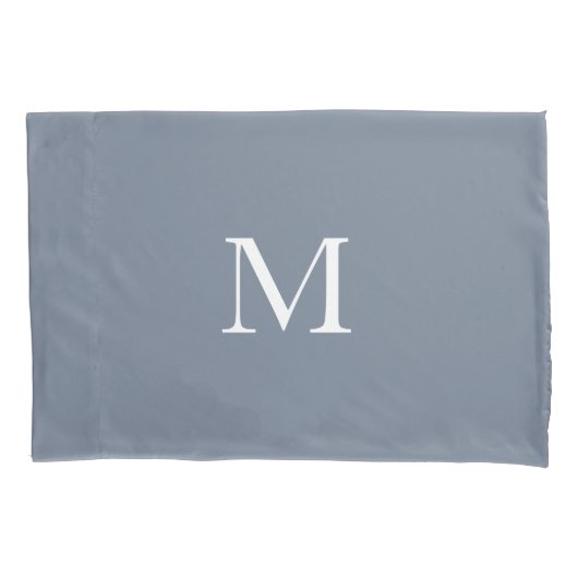 Moderne Monogrammed Solid Dusty Blue Kussensloop (Voorkant-Links)