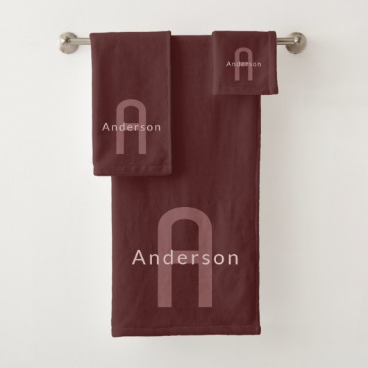 Moderne monogramnaam | donkerrood bad handdoek (Insitu)