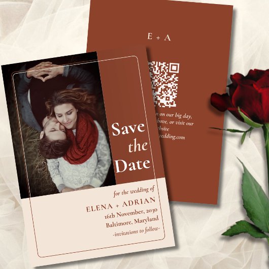 Moderne Moody Foto Save the Date met QR-code