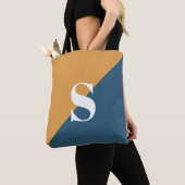 Moderne Mosterd Gele Marineblauwe Monogram Schoude Tote Bag (Dichtbij)
