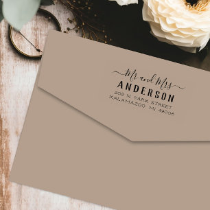Moderne Mr en Mrs Script Retouradres Zelfinktende Stempel