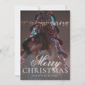 Moderne Mr & Mrs Verloving Foto Kerst Kaart (Voorkant)