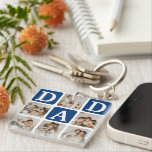 Moderne Multi Photo Grid Cute DAD Gift Sleutelhanger<br><div class="desc">Creëer je eigen DAD sleutelhanger met deze moderne multi-foto raster collage en tekst. Design beschikt over 6 foto's met gebogen hoekvierkanten met de tekst DAD in donkerblauwe blokken die in elke kleur kunnen worden gewijzigd. Op de achterkant de tekst 'World's Best Daddy' met een schattig vadercitaat dat kan worden bewaard...</div>