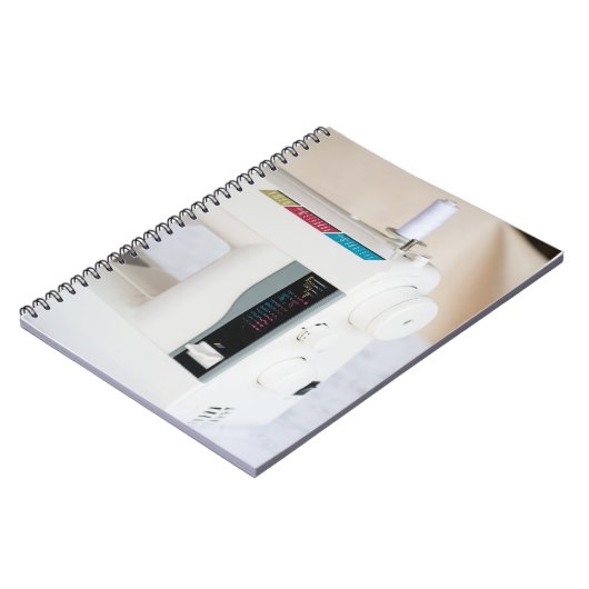 Moderne naaimachine notitieboek (Linkerzijde)