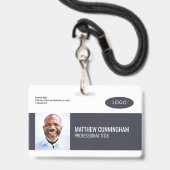 Moderne naamplaat met logo en barcode voor werknem badge (Voorzijde met lanyard)