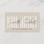 Moderne nagelkunstenaar script typografie beige klantenkaartje (Voorkant)