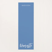 Moderne Namaste Naam Dusty Blue Yoga Mat (Achterkant)