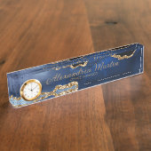 Moderne nasie Blue Gold Glitter Script Font Clock Naambordje (Zijkant)