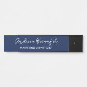 Moderne Navy Blau Witte Elegante Script Zakelijk  Deurbordje (Voorkant)