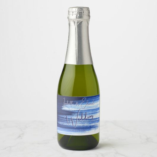 Moderne Navy blauw & wit Waterverf borstelstreken Sparkling Wijnetiket (Voorkant)