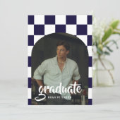 Moderne Navy Blauwe Geruite Boog Foto Afstuderen Kaart (Staand voorkant)