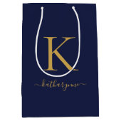 Moderne Navy Blauwe Gouden Monogram Naam Medium Cadeauzakje (Voorkant)