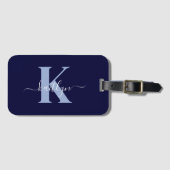 Moderne Navy Blauwe Script Monogram Bagagelabel (Voorkant (horizontaal))
