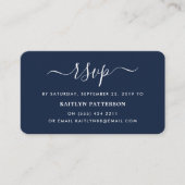 Moderne Navy Blue en White Simple Script RSVP Informatiekaartje (Voorkant)