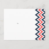 Moderne Navy Coral Chevron Lovebirds Save the Date Aankondigingskaart (Achterkant)