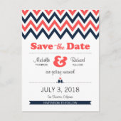 Moderne Navy Coral Chevron Lovebirds Save the Date Aankondigingskaart (Voorkant)