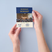 Moderne Navy Gouden Zondagsdienstkerk Flyer (Hand)