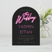 Moderne Neon Lights Roze Black Arch Wedding Kaart (Staand voorkant)