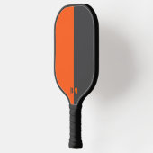 Moderne Neon Oranje En Grijs Monogram Aangepast Pickleball Paddle (Links)