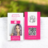 Moderne neon roze make-up haar foto qr code logo visitekaartje
