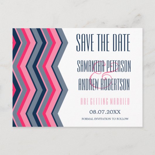Moderne neon roze marineblauwe chevron slaan de da aankondigingskaart (Voorkant)