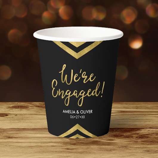 Moderne Nep Gouden Chevron We're Engaged Verloving Papieren Bekers