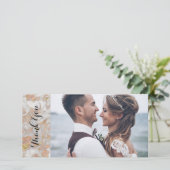 Moderne neprozen roze gouden marmeren trouw dank j bedankkaart (Staand voorkant)