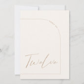 Moderne Neutrale Arch Table Twaalf Table Number Kaart (Achterkant)