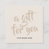 Moderne neutrale beige script coupon kortingskaart (Voorkant)