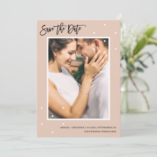 Moderne Neutrale Stippen Foto Bewaar de Datum Save The Date (Staand voorkant)