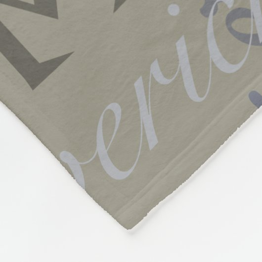 Moderne Neutrals Lange Naam Herhalend Patroon Fleece Deken (Hoek)
