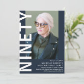 Moderne NINETY Foto 90th Birthday Party Invitation Kaart (Staand voorkant)