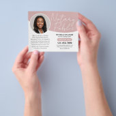 Moderne Notaris Openbare Foto QR-code Roze Zakelij Flyer (Hand)