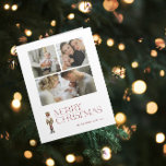 Moderne Notenkraker Vrolijk Kerstfeest 3 Familie F Kaart<br><div class="desc">Vier het vakantieseizoen met de Modern Notenkraker Vrolijk kerstfeest 3 Foto Typografie Kaart! Deze prachtige kaart is voorzien van een prachtige waterverf notenkraker geplaatst tegen een achtergrond van feestelijke typografie in een rijke bordeauxrode tint. Personaliseer uw 3 familiefoto's en familienaam om uw kaart echt uniek te maken. Bij het openen...</div>