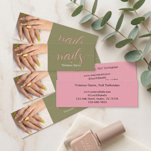 Moderne Olijfgroen Roze Script Foto Nagel Salon Mini Visitekaartje