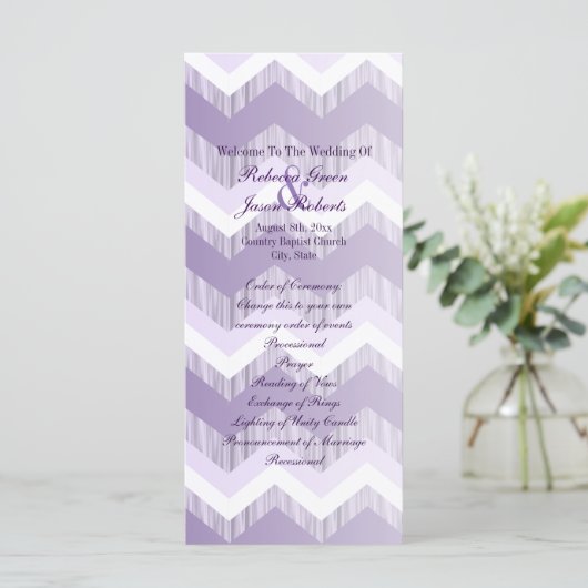 Moderne Ombre paarse Chevron huwelijksprogramma's Programmakaart (Staand voorkant)