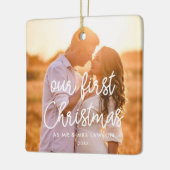 Moderne onze eerste kerst getrouwd paar foto keramisch ornament (Links)