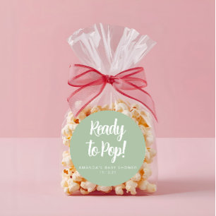 Moderne op maat gemaakte baby shower zwarte tekst  ronde sticker