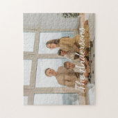 Moderne op maat gemaakte foto familie naam script legpuzzel (Verticaal)