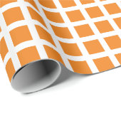 Moderne oranje witte vleid gerangschikt patroon cadeaupapier (Rol Hoek)