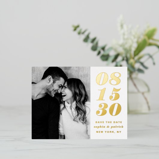 Moderne oude datum Typografie Foto opslaan Datum Folie Uitnodiging Briefkaart (Staand Voorkant)