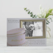 Moderne paar foto Confetti bruiloft uitnodiging (Staand voorkant)