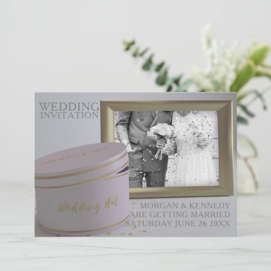 Moderne paar foto Confetti bruiloft uitnodiging (Staand voorkant)