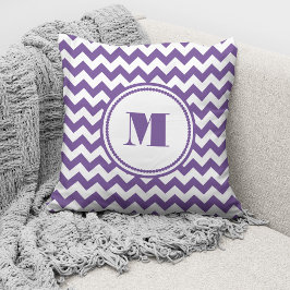 Moderne Paarse Chevron Monogram Kussen
