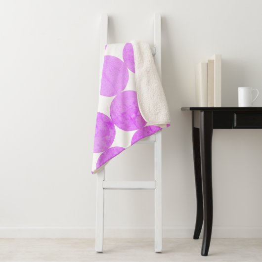 Moderne Paarse cirkels | Monogram Sherpa Deken (In situ)