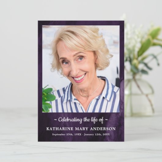 Moderne Paarse dienstregeling begrafenis Programmakaart (Staand voorkant)