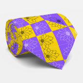 Moderne paarse en gouden klankbordflorale patronen stropdas (Opgerold)